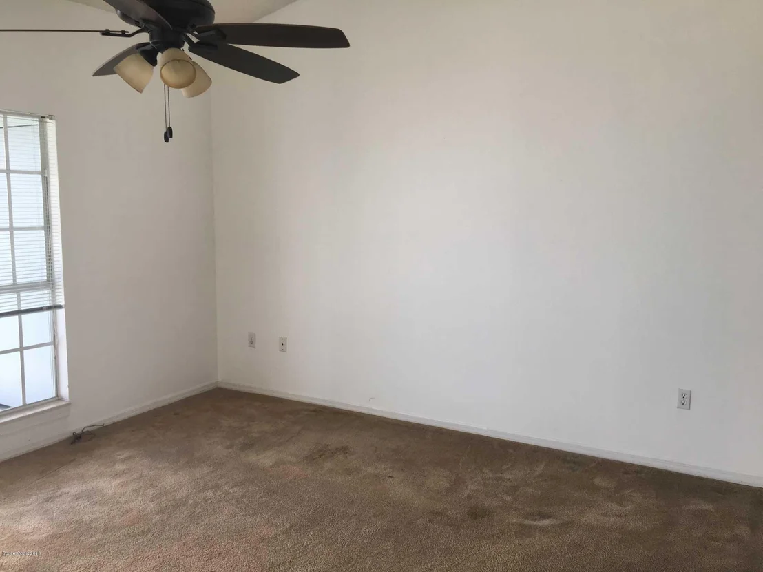 Photo of Unit 203 at 7010 Us-1