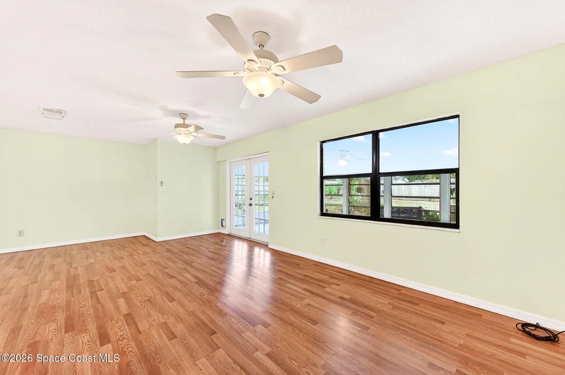 Photo of 2737 Cherbourg Road