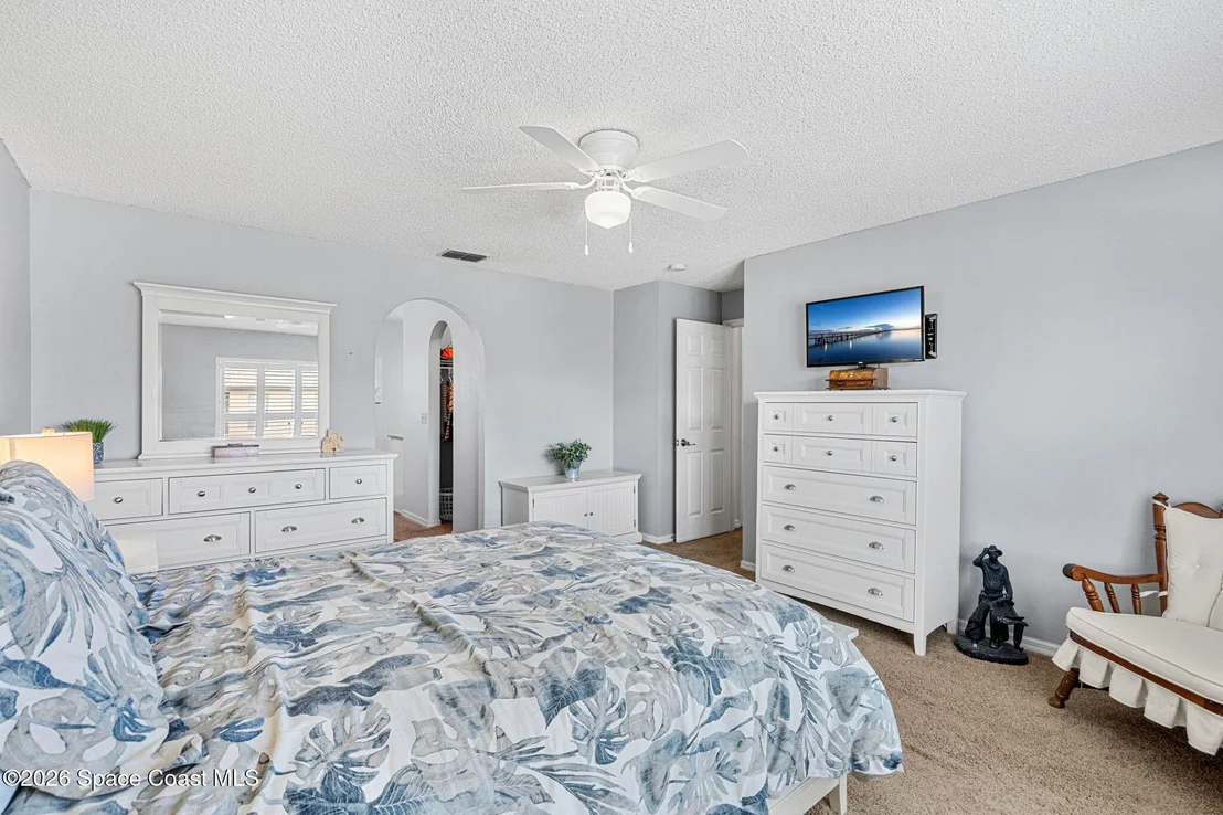 Photo of 1161 White Oak Circle
