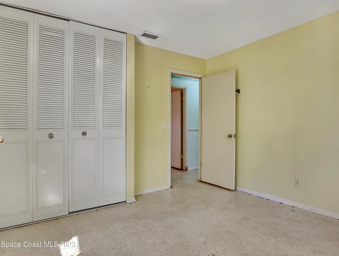 Photo of 2265 Lakeview Drive