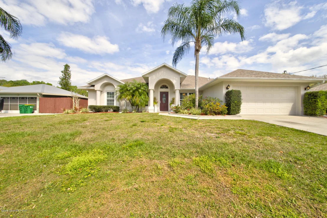 Photo of 6480 Adrian Street