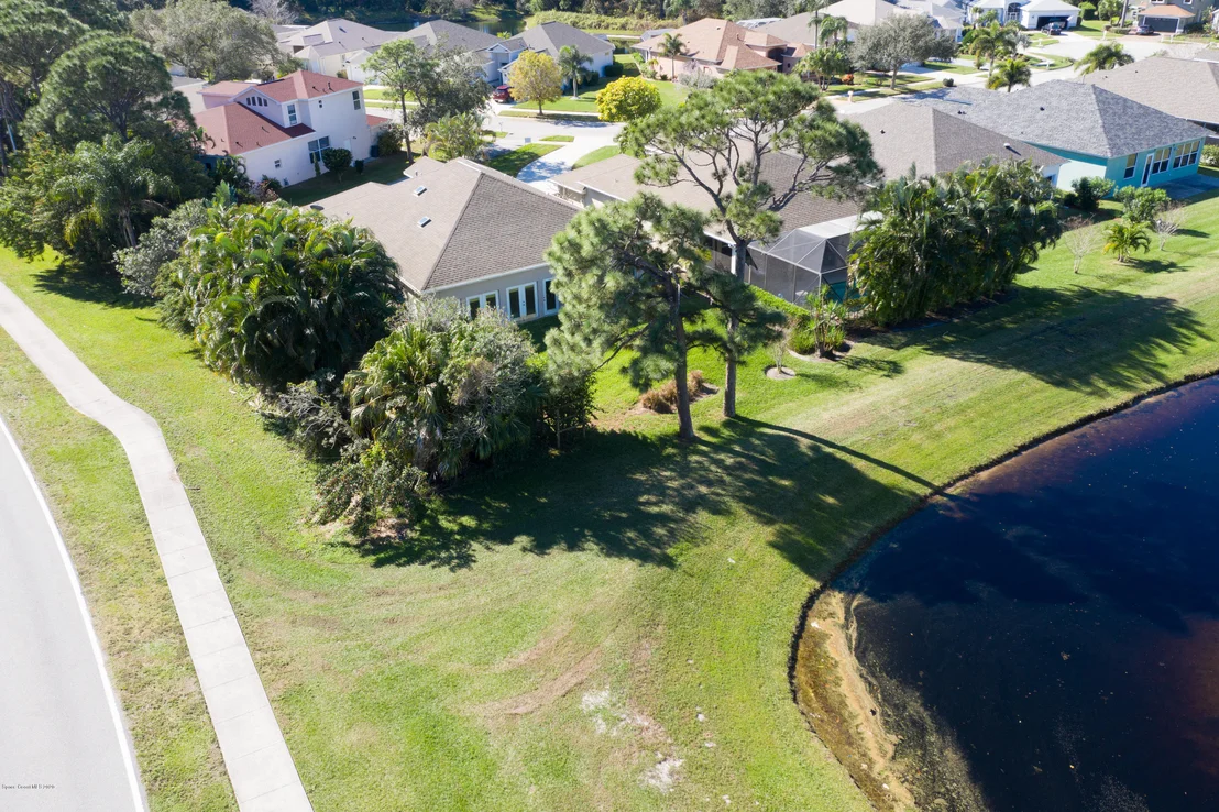 Photo of 876 Suntree Woods Drive