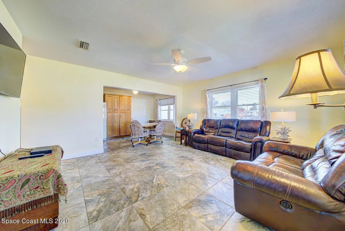Photo of 301 Orchid Boulevard