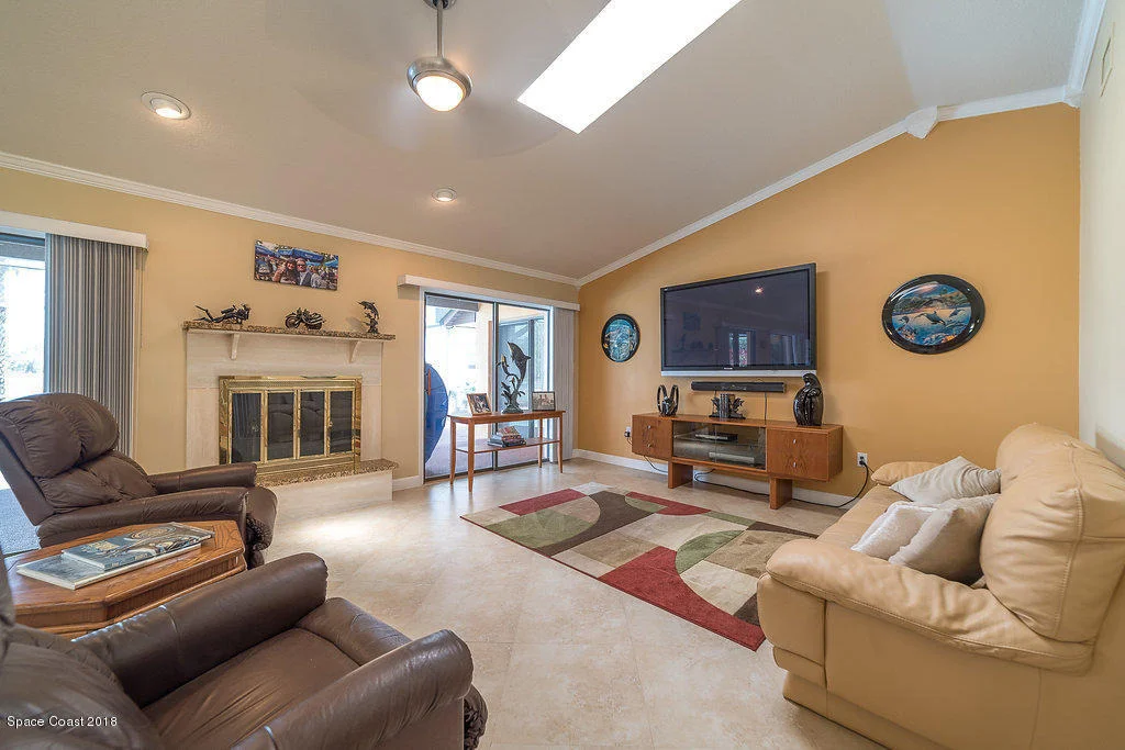 Photo of 1401 Meadowbrook Road NE