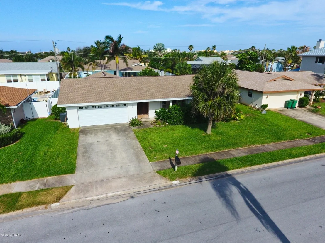 Photo of 735 Verbenia Drive