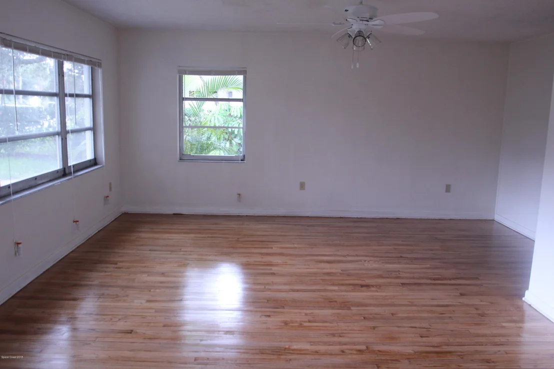 Photo of 1616 Airport Boulevard