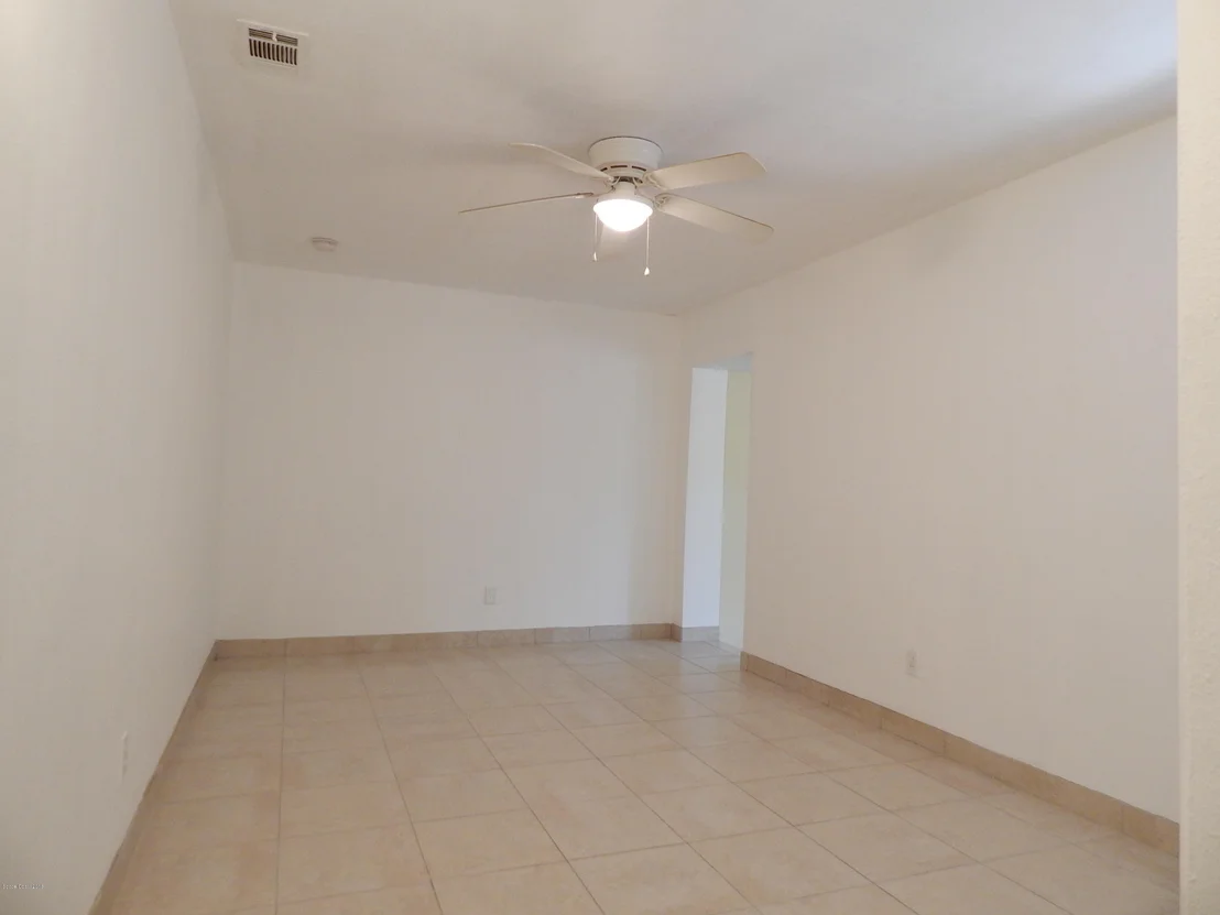 Photo of 1053 Myrtle Lane