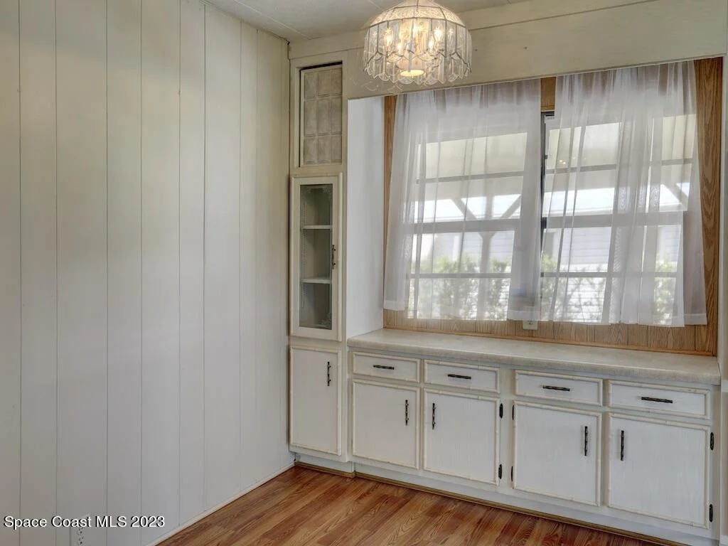 Photo of 925 Barefoot Boulevard