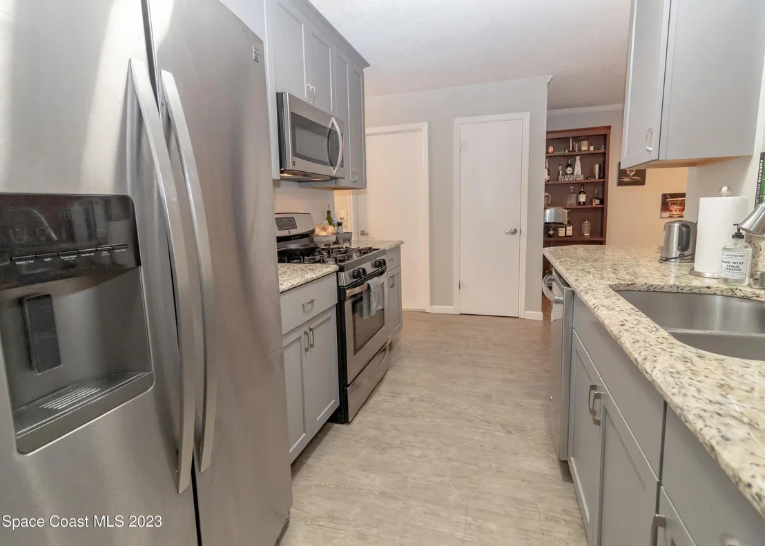 Photo of 800 Mark David Boulevard