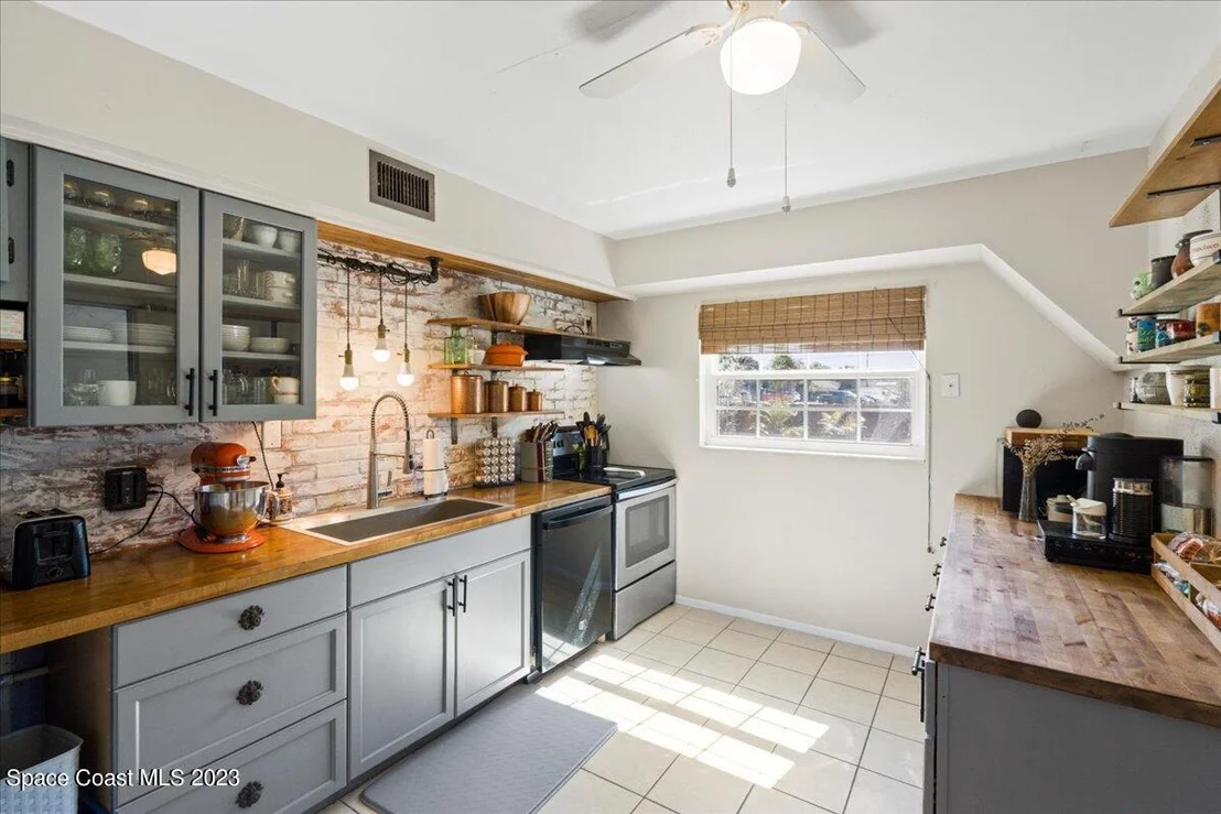 Photo of 2375 Sadler Lane
