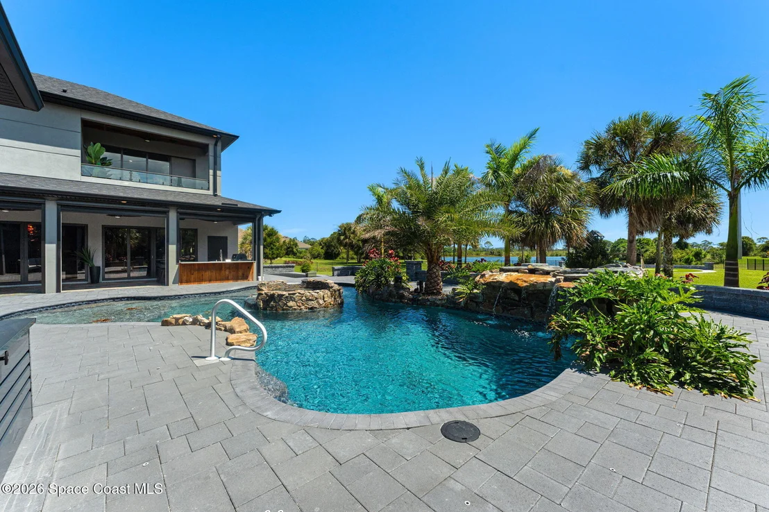 Photo of 2453 Westhorpe Drive