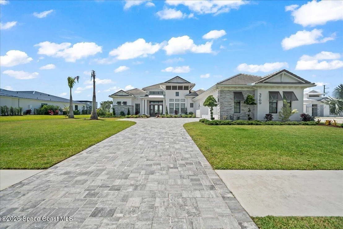 Photo of 3769 Lake Adelaide Place