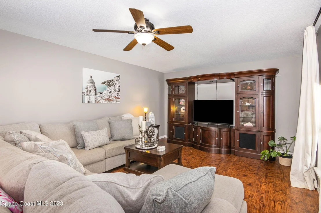Photo of 3976 Four Lakes Drive