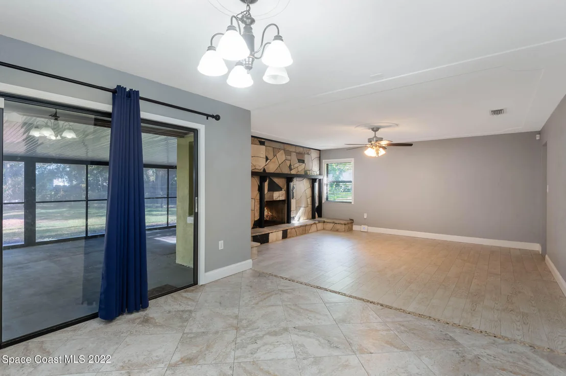 Photo of 5635 Travis Street