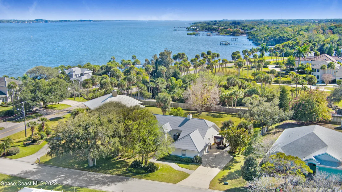 Photo of 115 River Road Circle