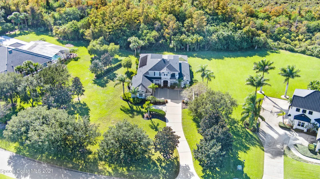 Photo of 882 Oak Park Drive