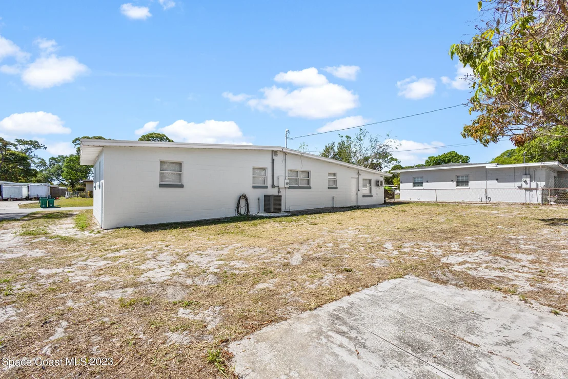 Photo of 1044 Myrtle Lane