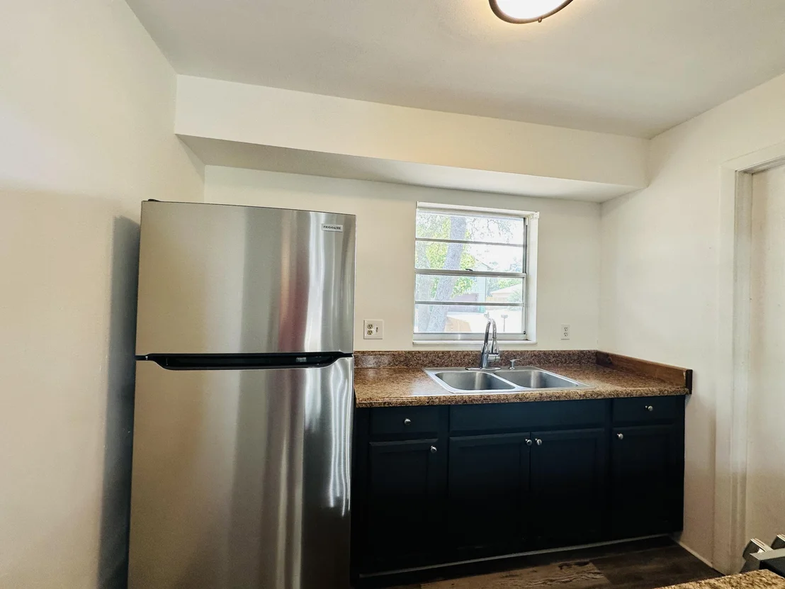 Photo of 5680 Holden Road
