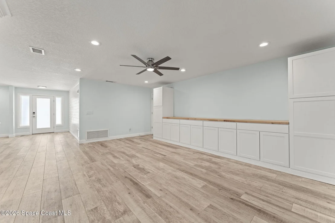 Photo of 398 Grant Avenue