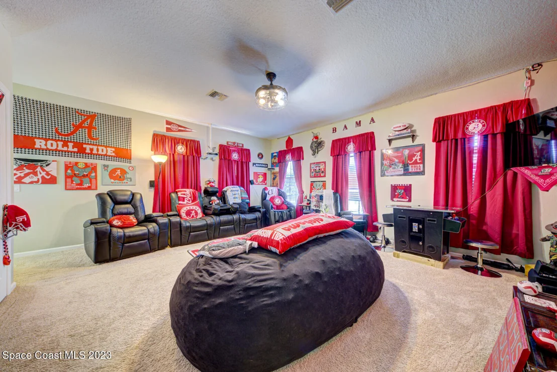 Photo of 194 Dryden Circle