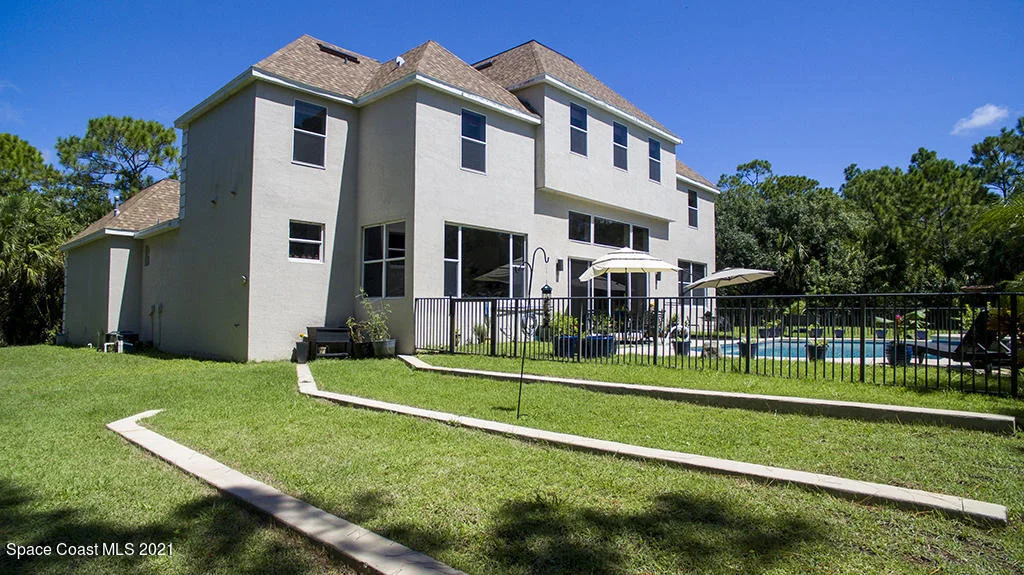 Photo of 5545 Willoughby Drive