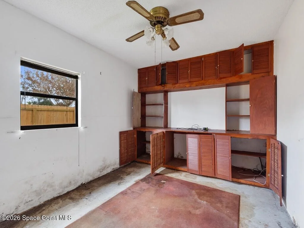 Photo of 1076 Madrid Road