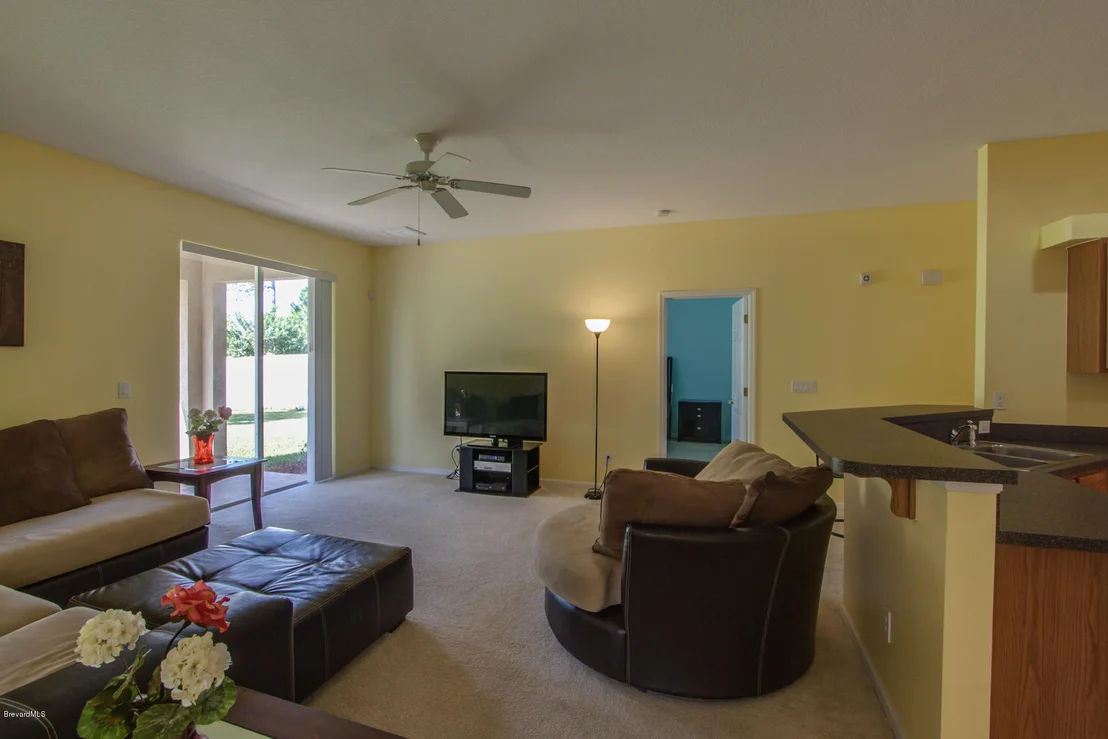 Photo of 228 SE Abernathy Circle