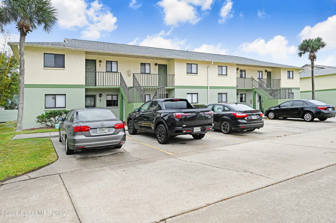 Photo of Unit 207 at 1720 Murrell Road