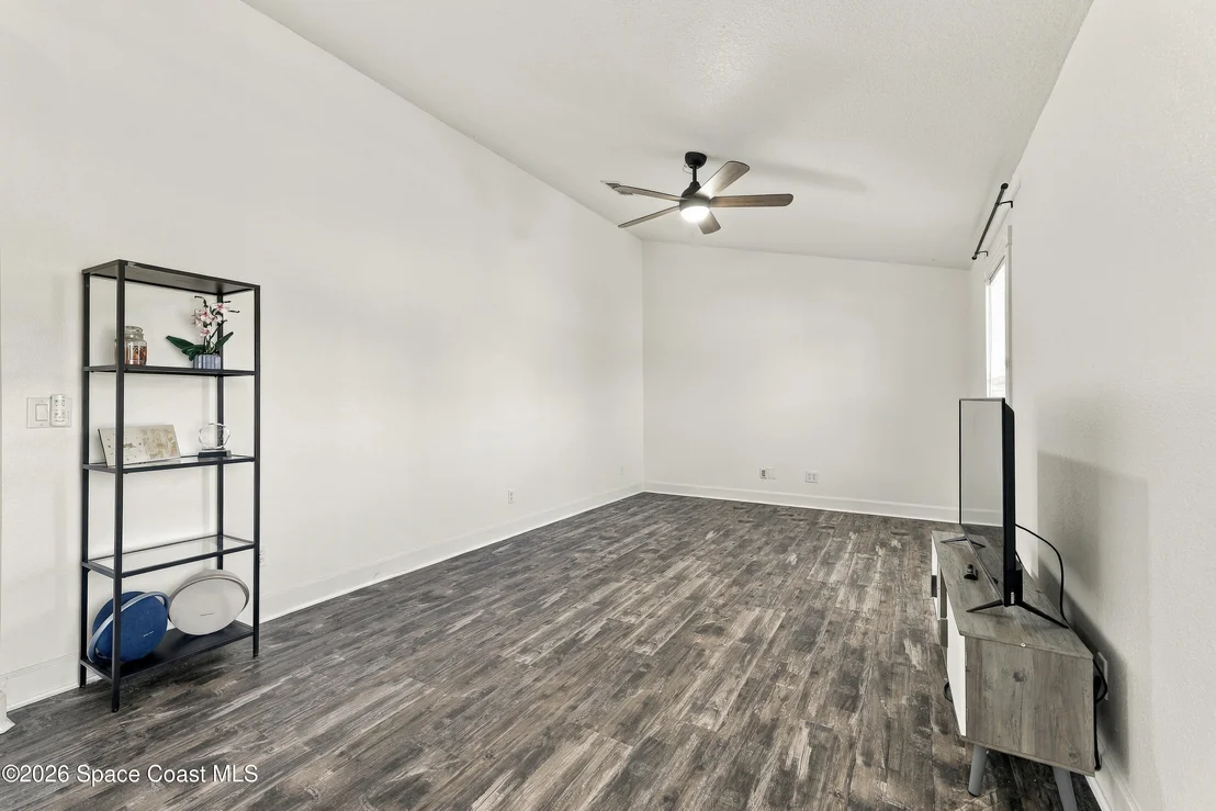 Photo of 449 NE Gilbert Drive NE