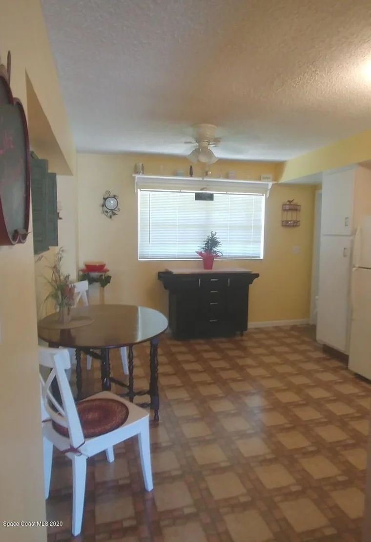 Photo of 790 Cobblestone Lane NE
