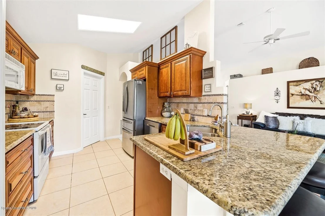Photo of 2484 Addington Circle