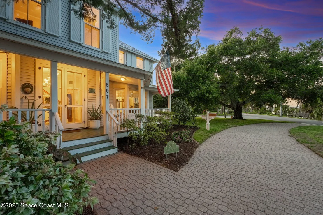 Photo of 607 Rockledge Drive