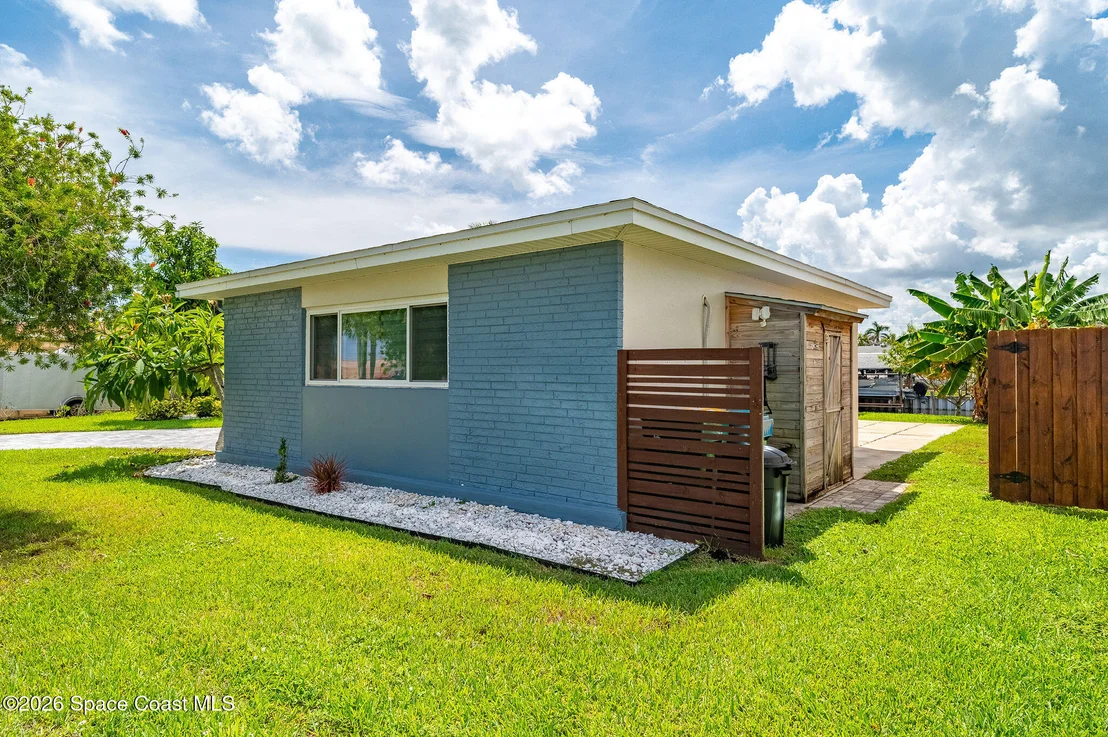 Photo of 452 Cardinal Drive