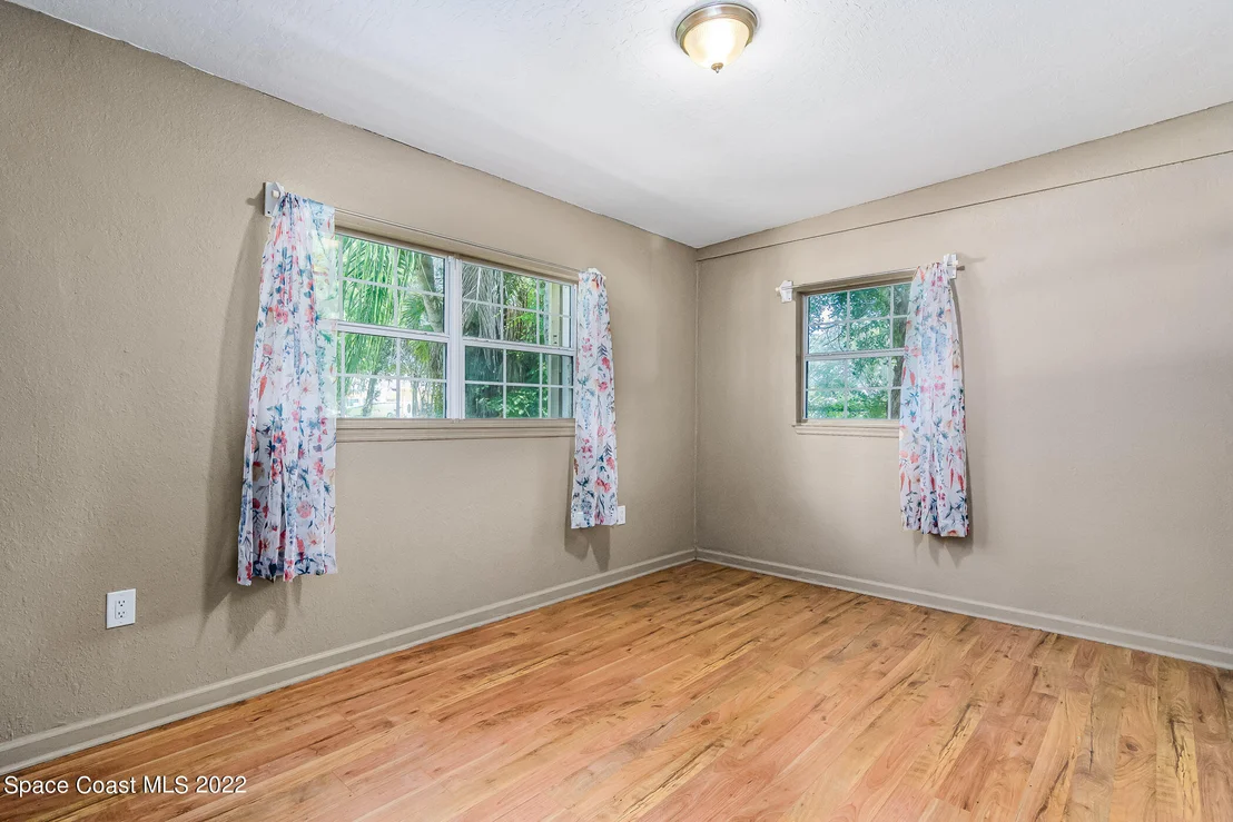 Photo of 1861 Trimble Road