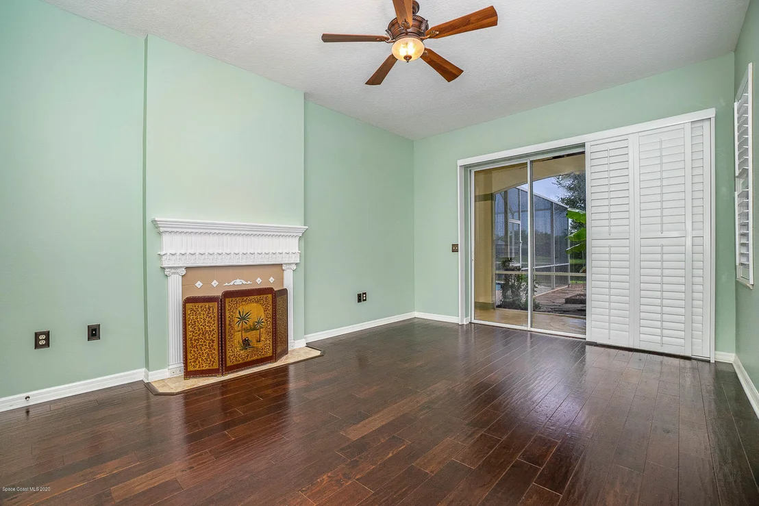 Photo of 925 Wildwood Drive