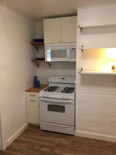Photo of 801 Line Street