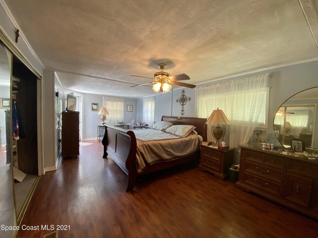 Photo of 1867 Seagrape Street NE