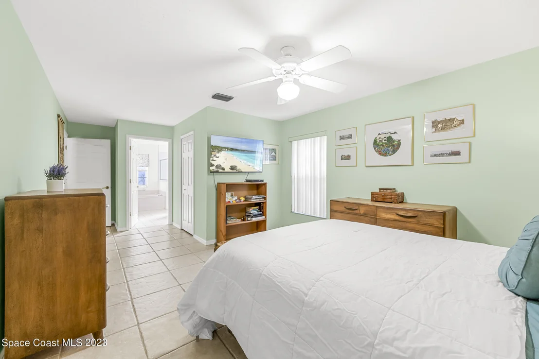 Photo of 1020 Meadowbrook Road NE