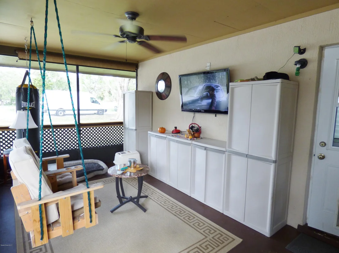 Photo of 2525 N Palm Drive N