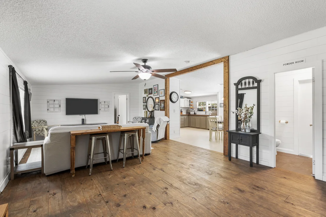 Photo of 2373 Parrish Road