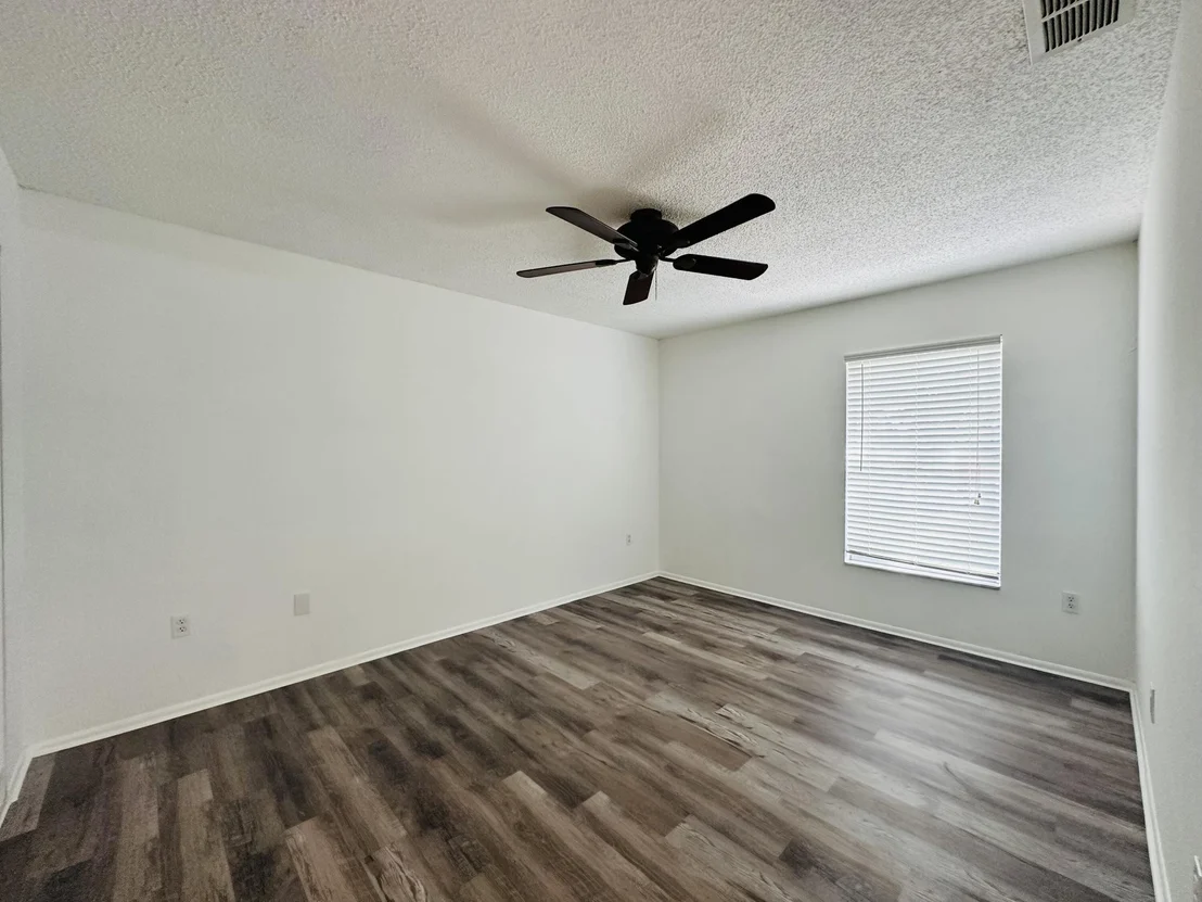 Photo of 5680 Holden Road