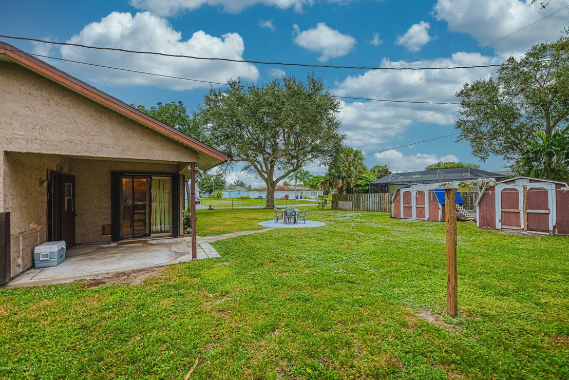 Photo of 997 Cadillac Drive NE
