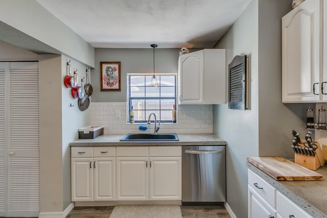 Photo of 1376 Lillian Lane