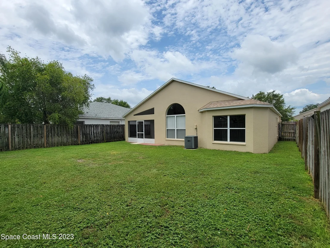 Photo of 8005 Bracken Lane