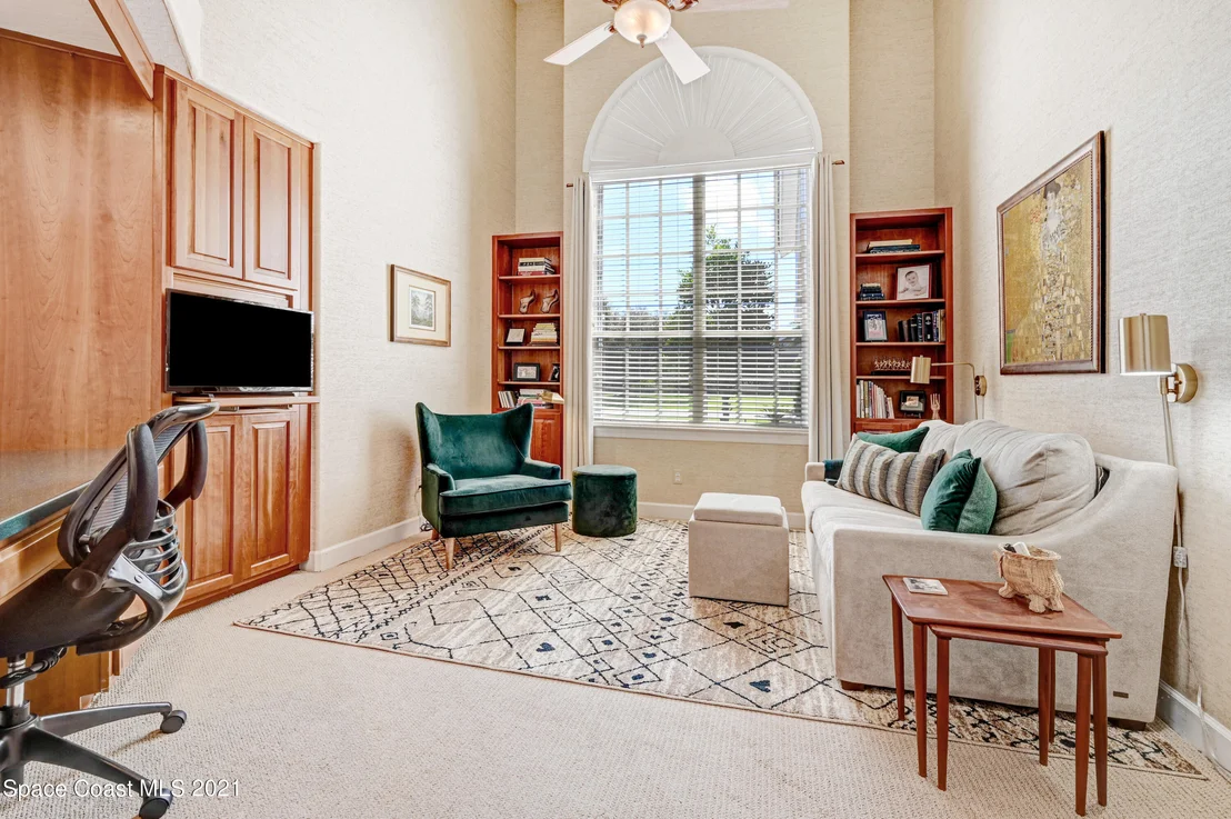 Photo of 742 Glengarry Drive