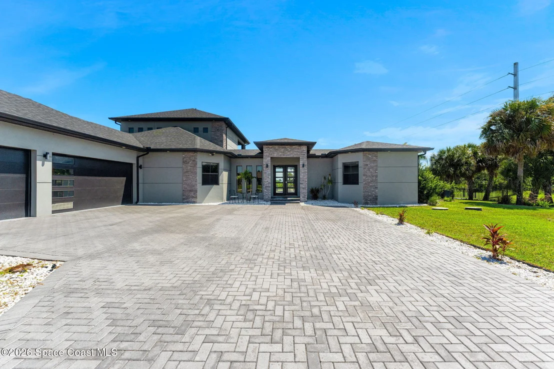 Photo of 2453 Westhorpe Drive
