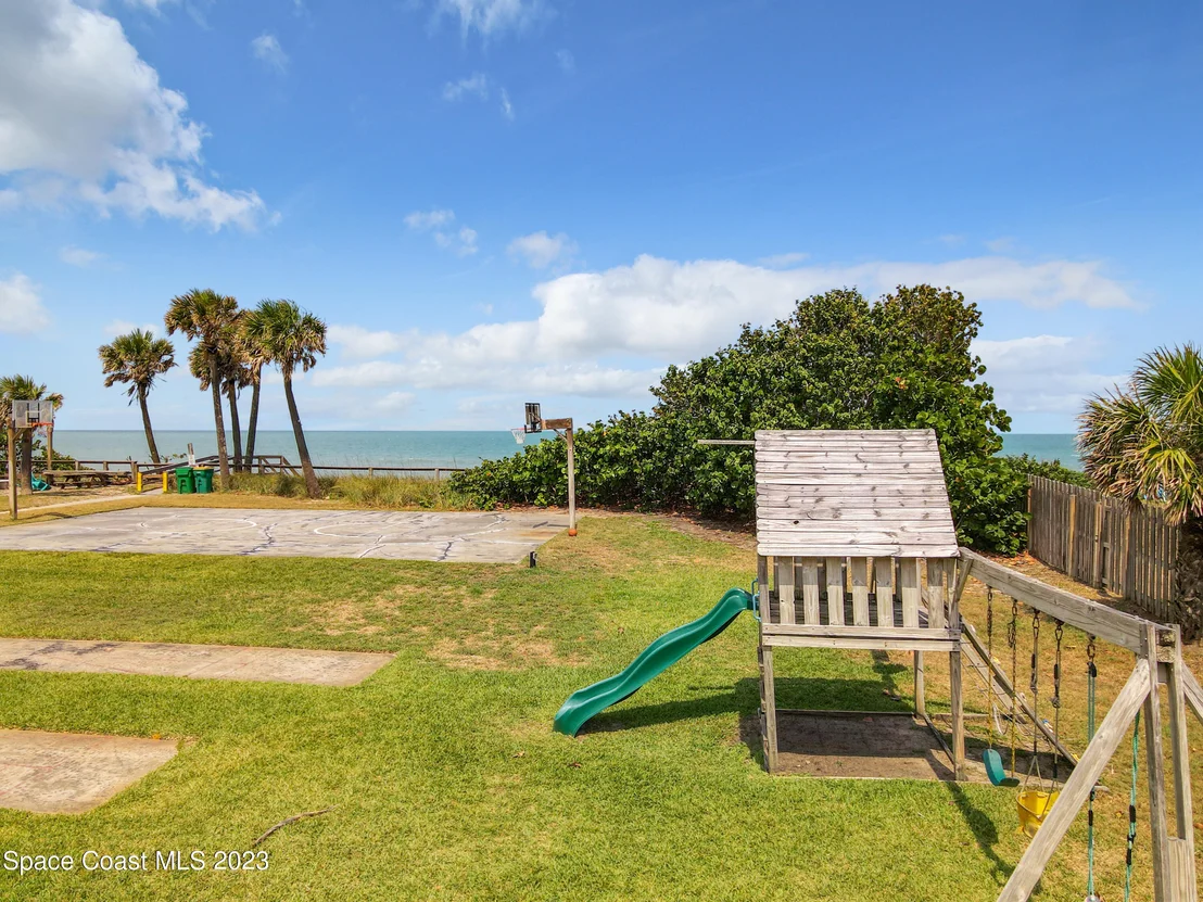 Photo of 6775 Angeles Road