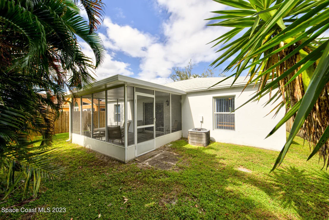 Photo of 2921 Saint James Lane