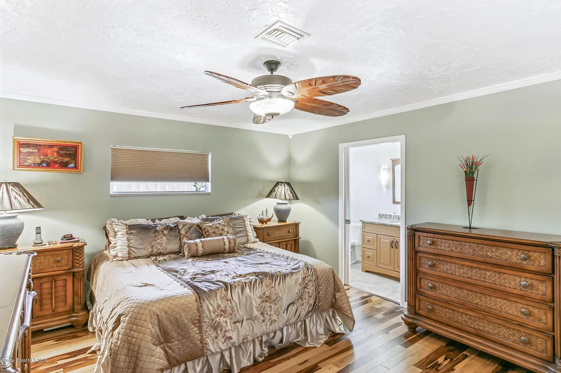 Photo of 360 Hamlin Avenue