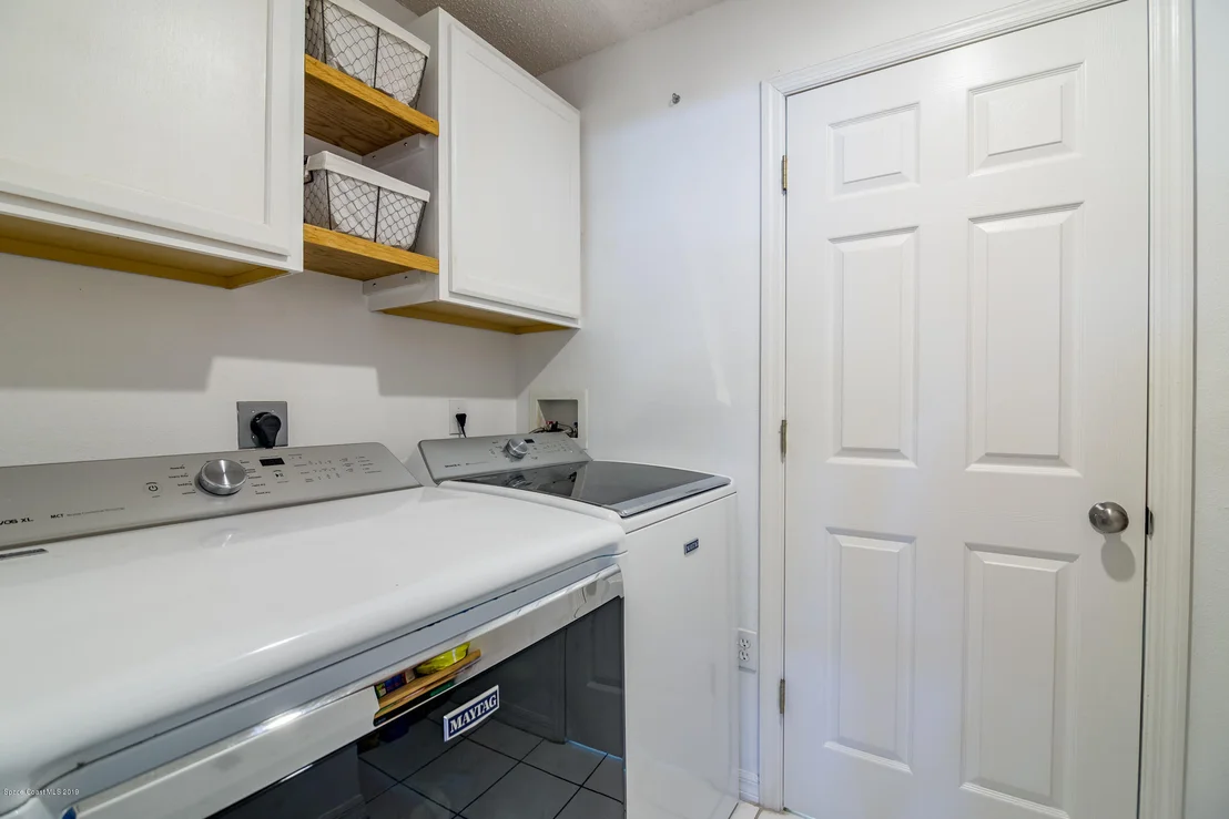 Photo of 1174 White Oak Circle